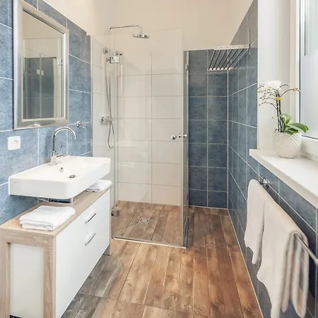 La Cucina - & Restaurant